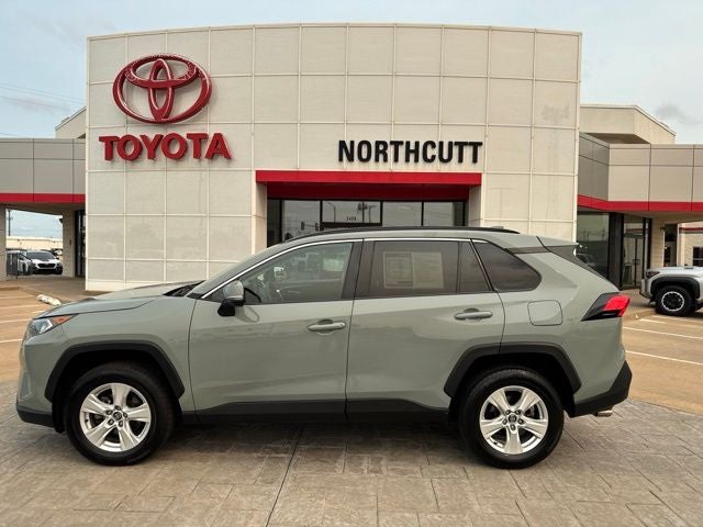 2020 Toyota RAV4 XLE