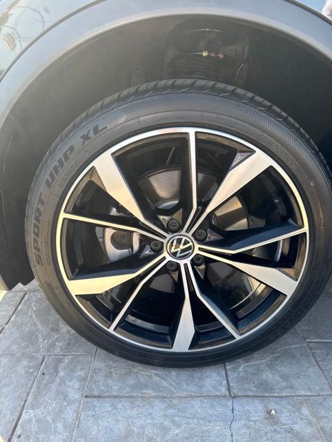2024 Volkswagen Tiguan SEL R-Line