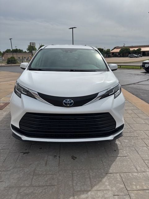 2021 Toyota Sienna LE
