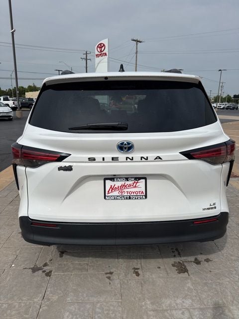 2021 Toyota Sienna LE