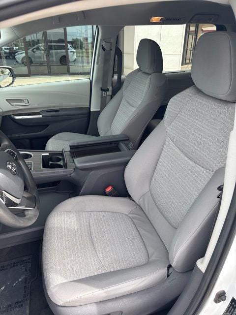 2021 Toyota Sienna LE