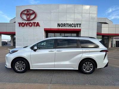 2022 Toyota Sienna XLE