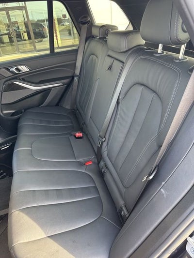 2022 BMW X5 M50i