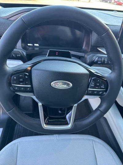 2025 Ford Explorer Platinum