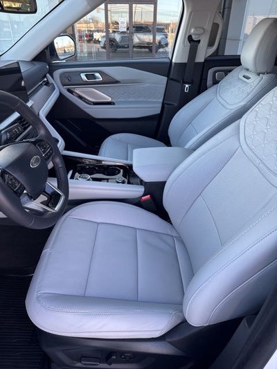 2025 Ford Explorer Platinum