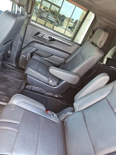 2025 Chevrolet Suburban RST