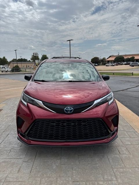2021 Toyota Sienna XSE 7 Passenger