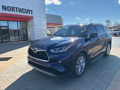 2022 Toyota Highlander Platinum