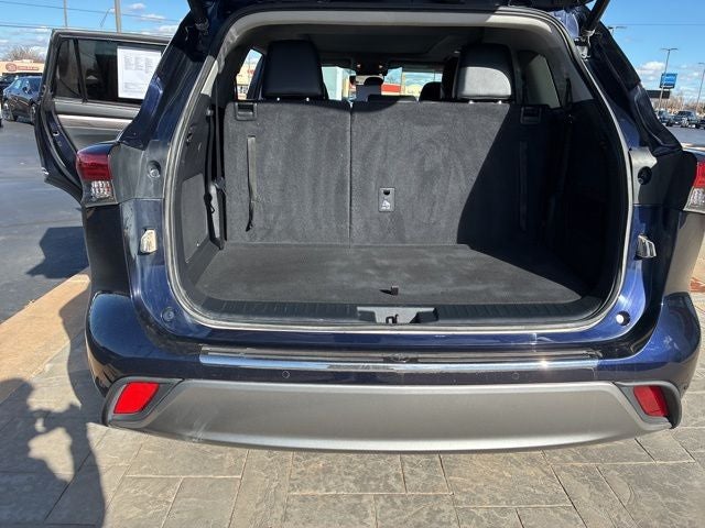 2022 Toyota Highlander Platinum