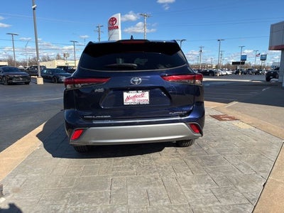 2022 Toyota Highlander Platinum