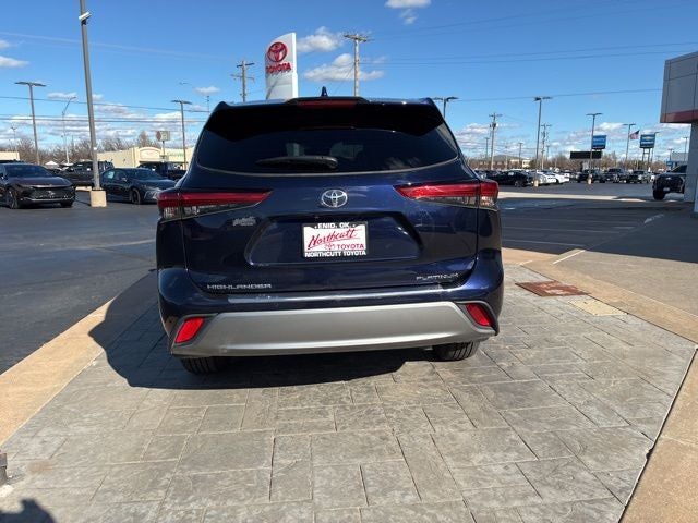 2022 Toyota Highlander Platinum